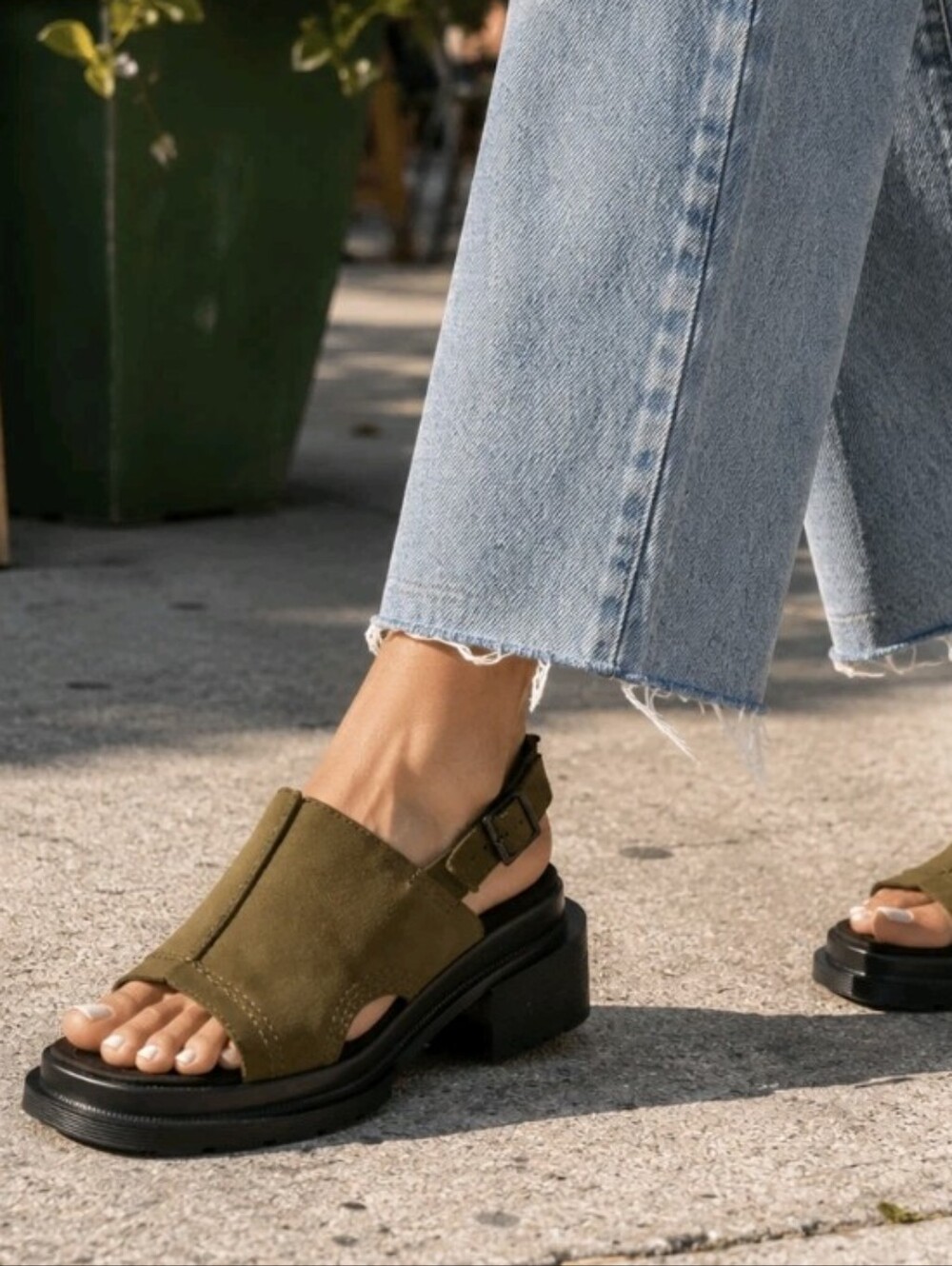 Dr. Martens Maybole Open Square Toe Sandals Olive Green Suede Leather Size 7